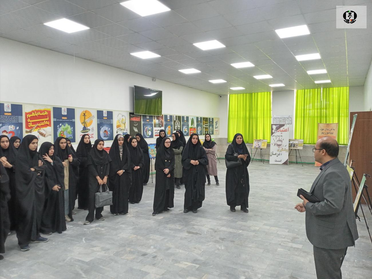 ارائه خدمات آموزشی برای دانش آموزان و والدین در خانه یاریگران زندگی سمنان