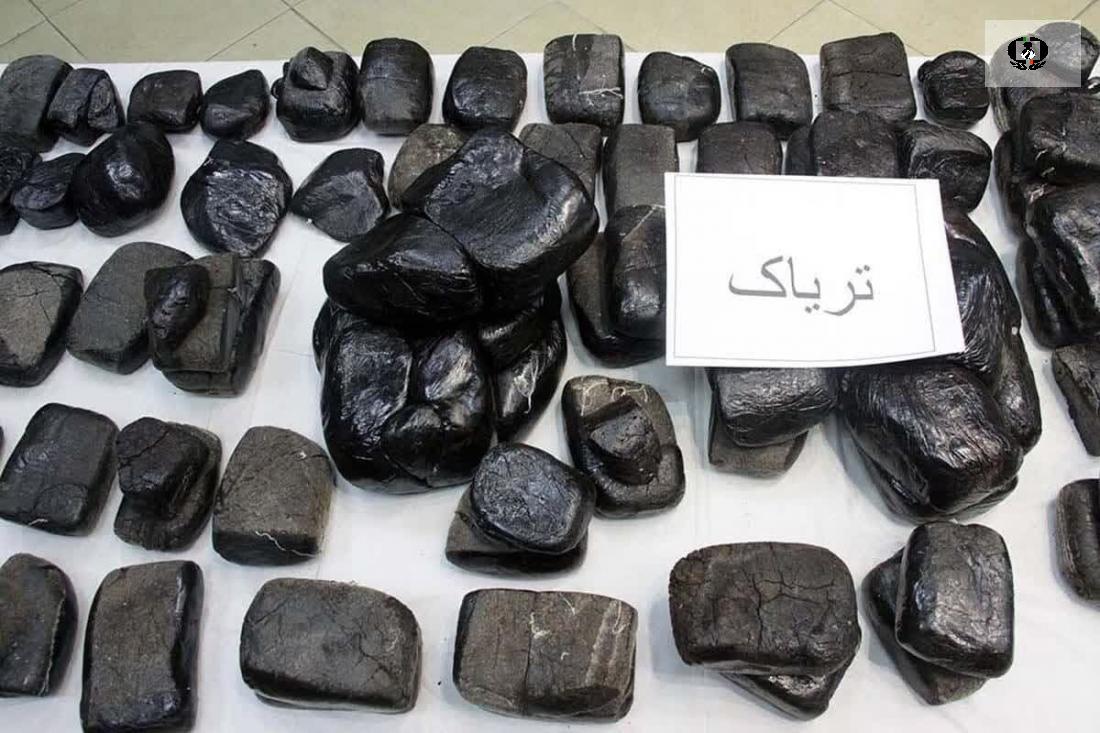 ضربه سنگین پلیس یزد به سوداگران مرگ/ انهدام ۵ باند و دستگیری ۱۷ قاچاقچی