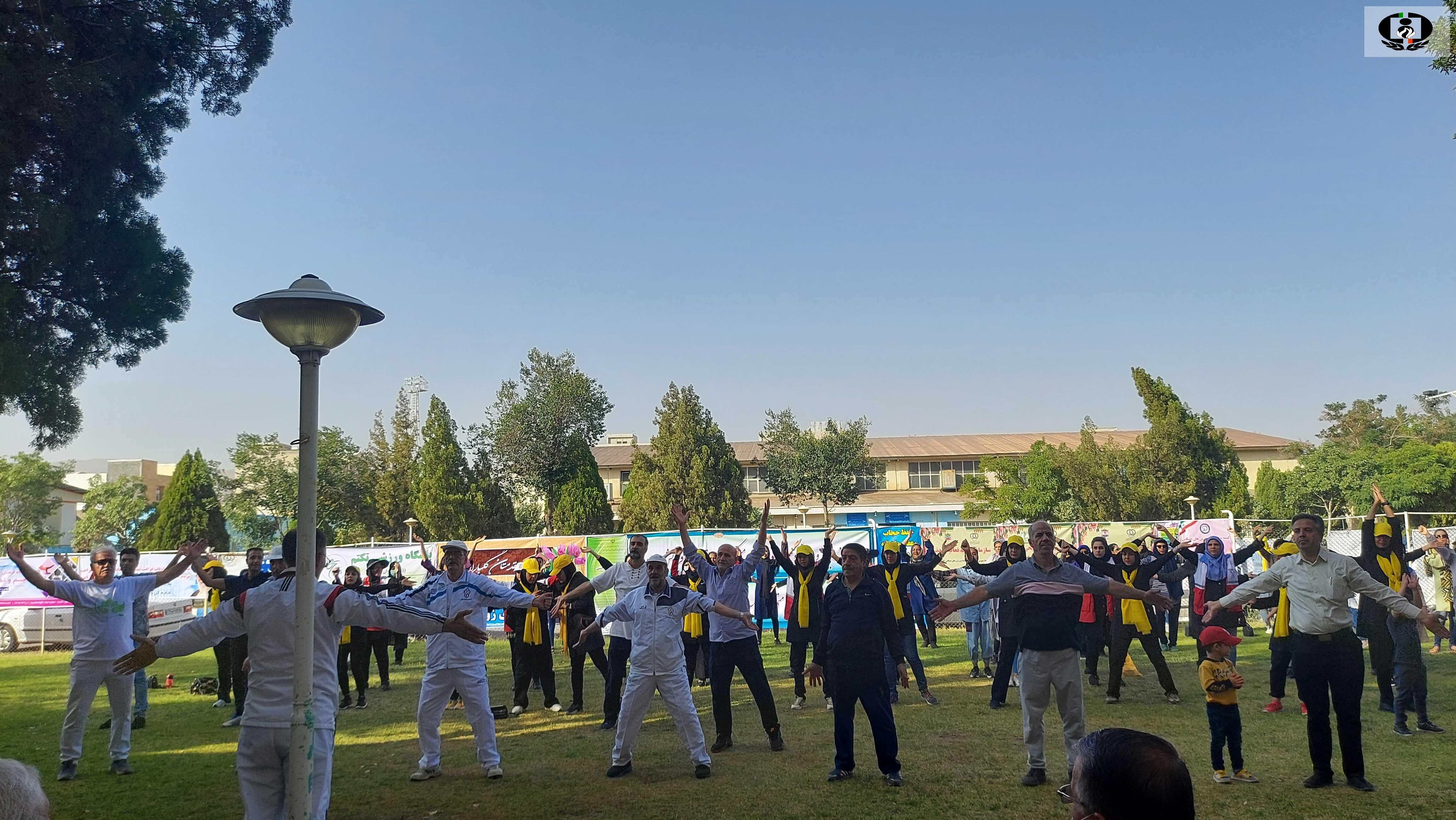 برگزاری همایش پیاده روی خانوادگی در اراک