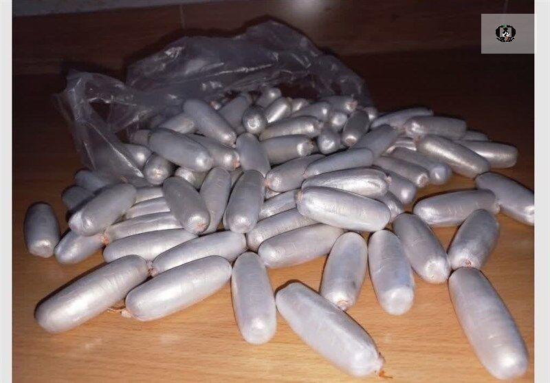 کشف 169 بسته هروئین از معده 2 مسافر اتوبوس در طبس