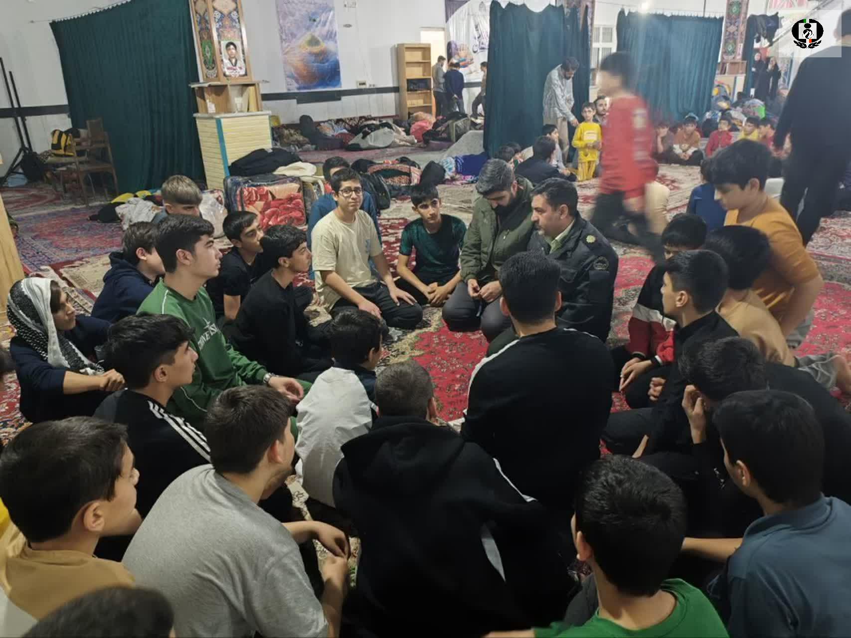 نشست صمیمی پلیس شیروان با دانش&zwnj;آموزان معتکف؛ گامی مؤثر در پیشگیری از اعتیاد و ترویج سبک زندگی سالم