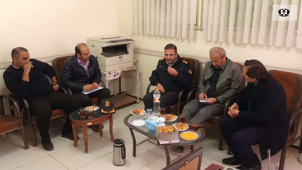 دبیر شورای هماهنگی مبارزه با مواد مخدر از فرماندهی انتظامی شهرستان بروجن بازدید کرد