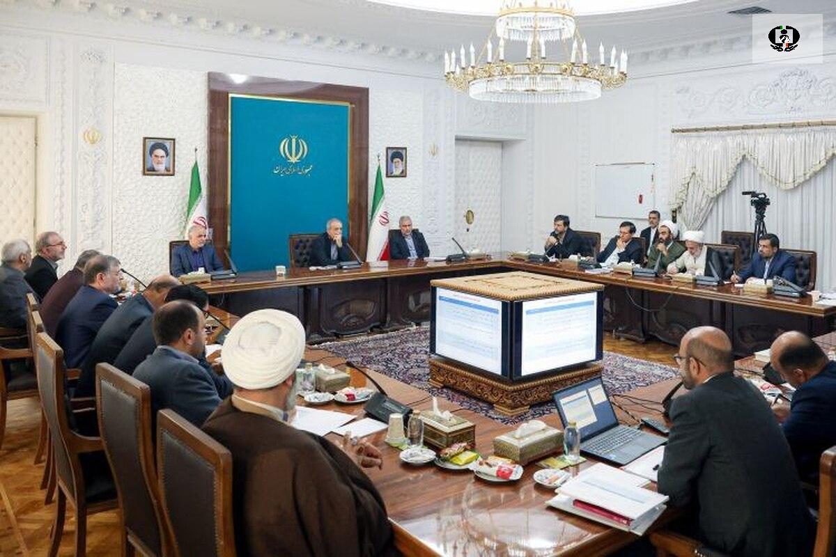 دیدار رئیس&zwnj;جمهور با اعضای کمیسیون حقوقی و قضایی مجلس و مسئولان ستاد مبارزه با مواد مخدر
